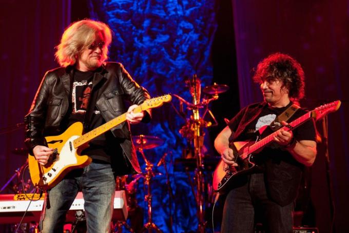 Hall and Oates, KT Tunstall & Squeeze at Bank of NH Pavilion