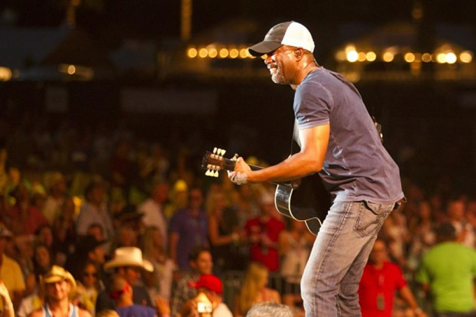 Darius Rucker at Bank of NH Pavilion