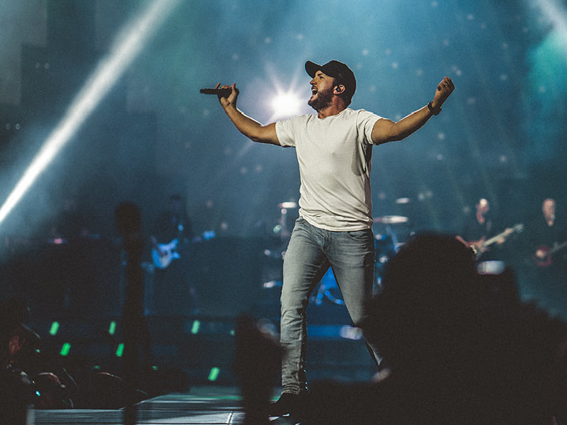 Luke Bryan: Raised Up Right Tour 2022 with Riley Green & Mitchell Tenpenny at Bank of NH Pavilion