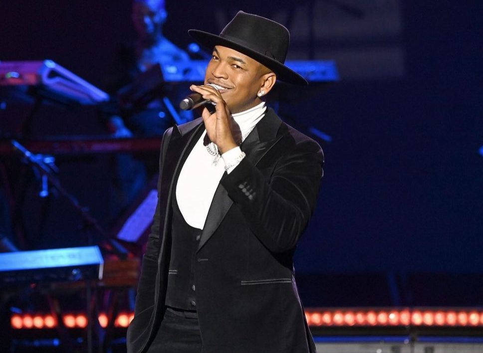 Ne-Yo, Robin Thicke & Mario at Bank of NH Pavilion